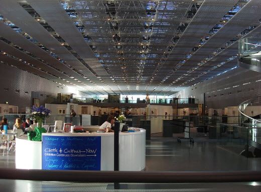 The interior of the Sainsbury Centre for Visual Arts. Copyright: Oxyman, 2008